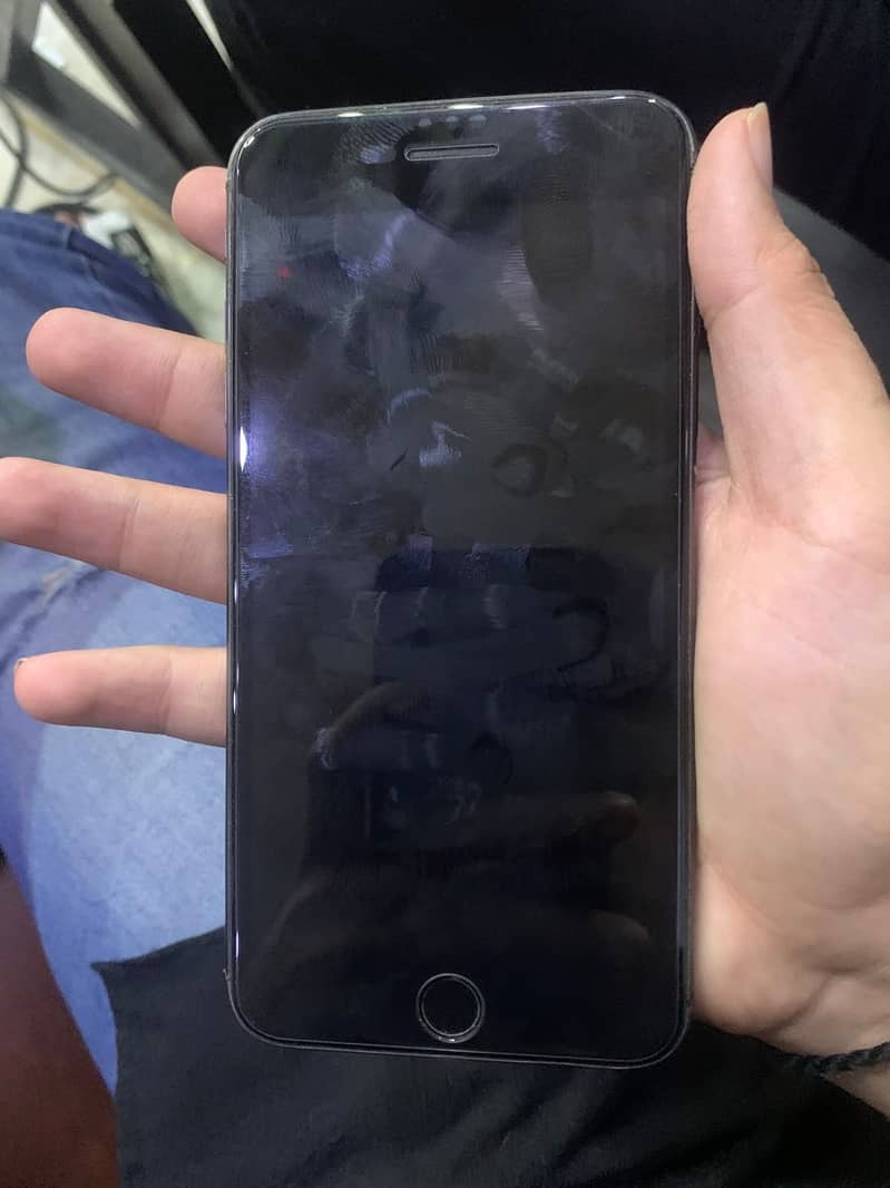 Apple iPhone 8 Plus 0