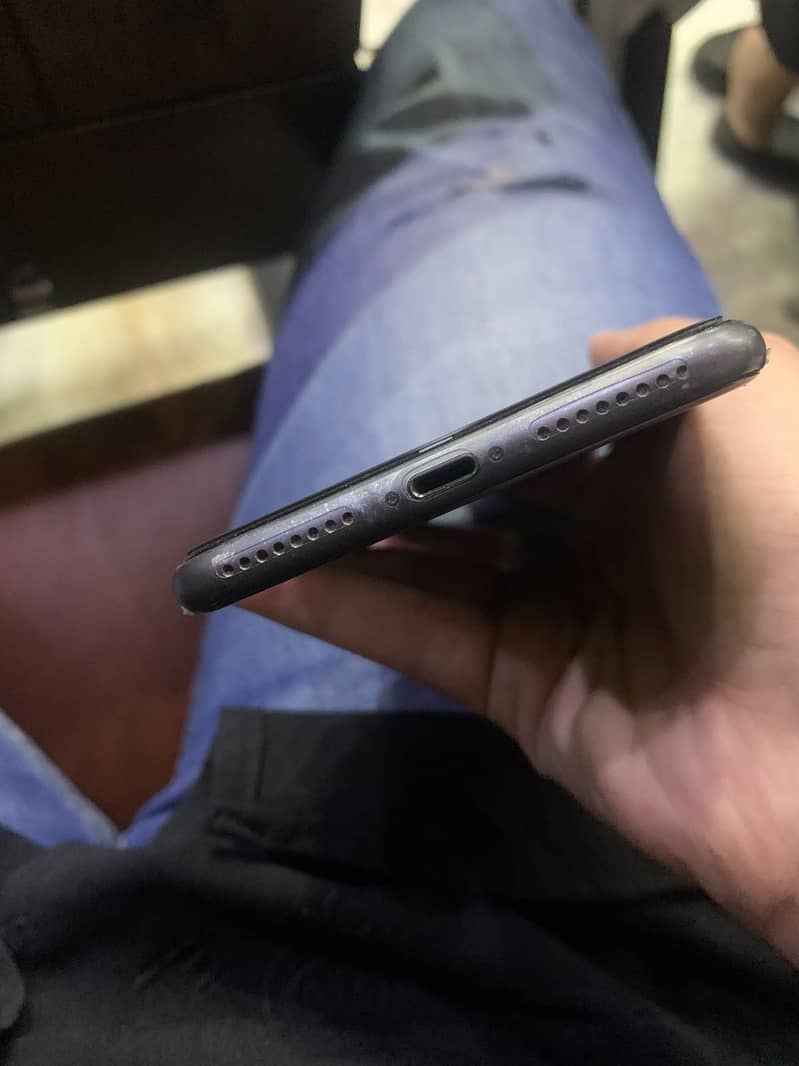 Apple iPhone 8 Plus 4