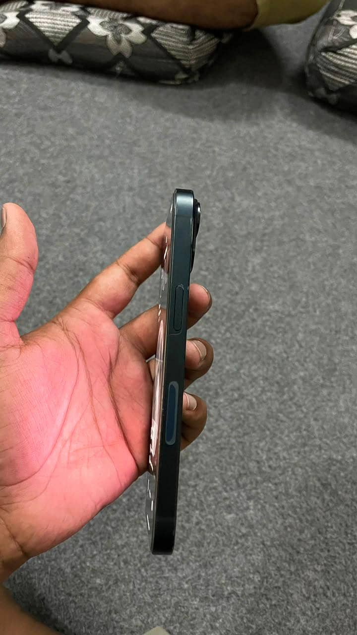 Apple iPhone 14 5