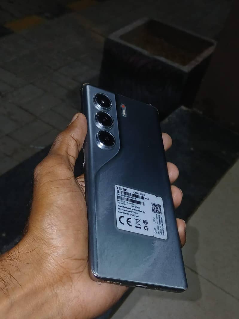 Tecno CAMON 40 Pro 0