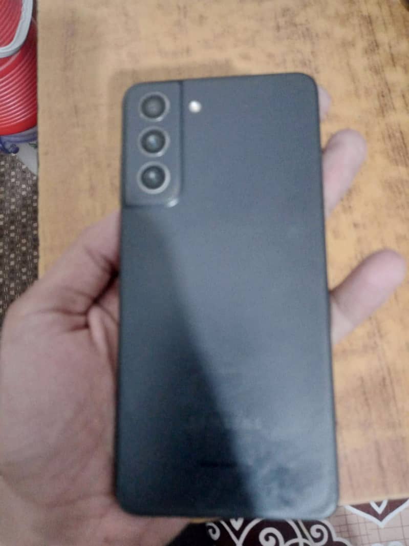 Samsung Mobile S21 FE 2