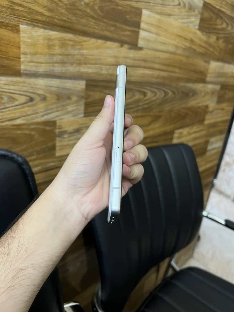 Google Pixel 7a 2