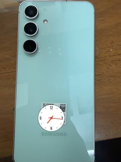 Samsung Mobile S24 fE