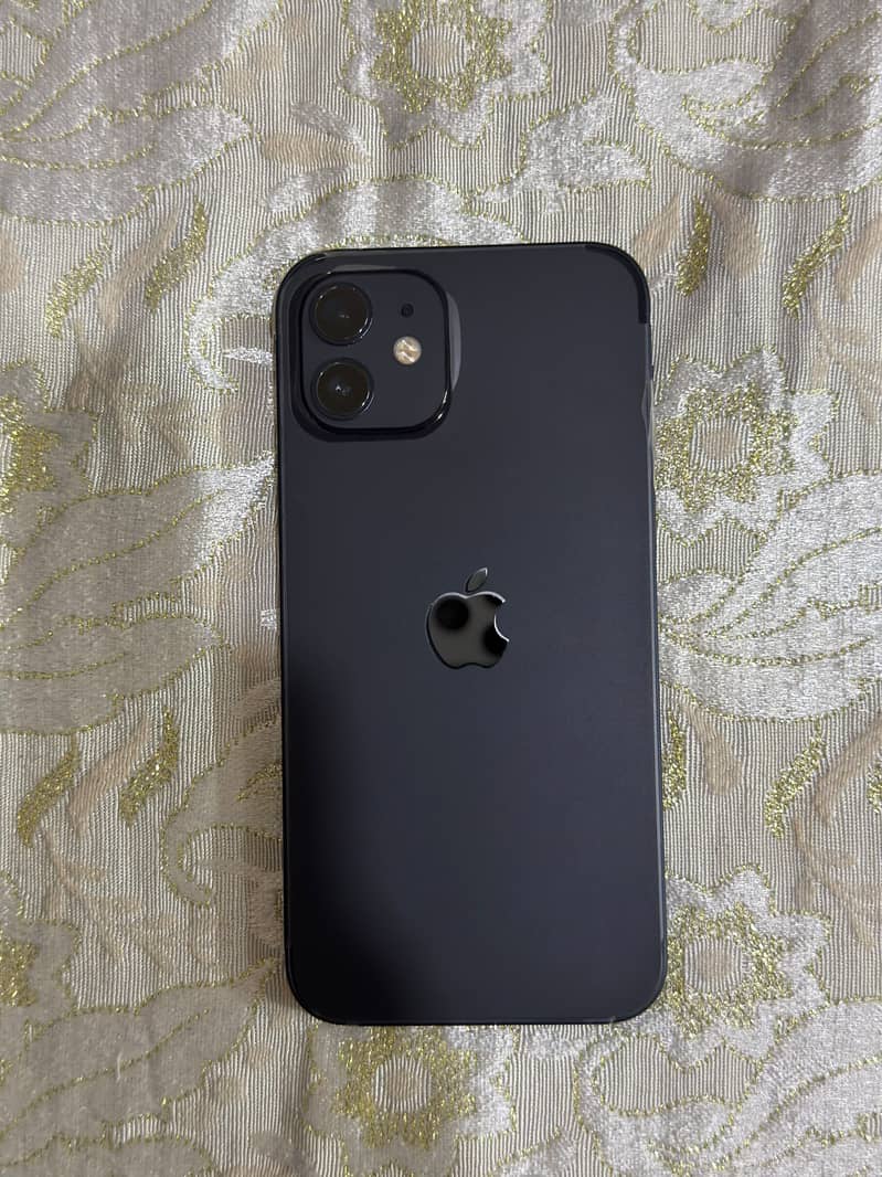 Apple iPhone 12 4