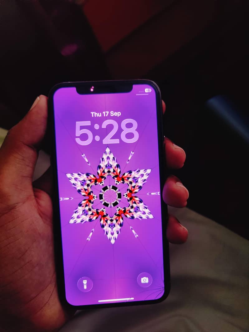 iPhone 11 pro 4