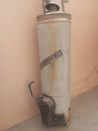 GEYSER FOR URGENT SALE!