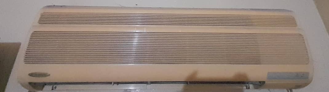 Waves Air Conditioner with split in good condition.