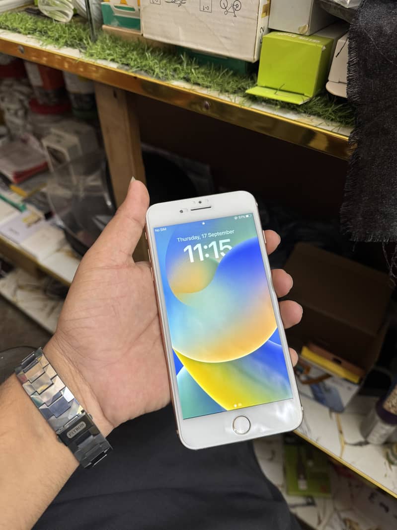 Apple iPhone 8 Plus 1