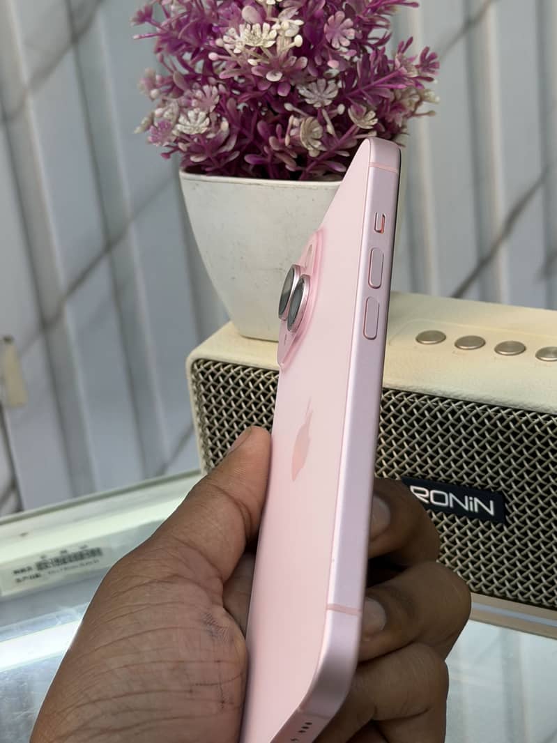 Apple iPhone 15 3