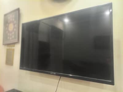 SAMSUNG'S LED WITH GOOD CONDITION