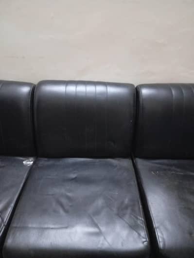 5xBlack leatherite soda chairs . Selling due to relocation