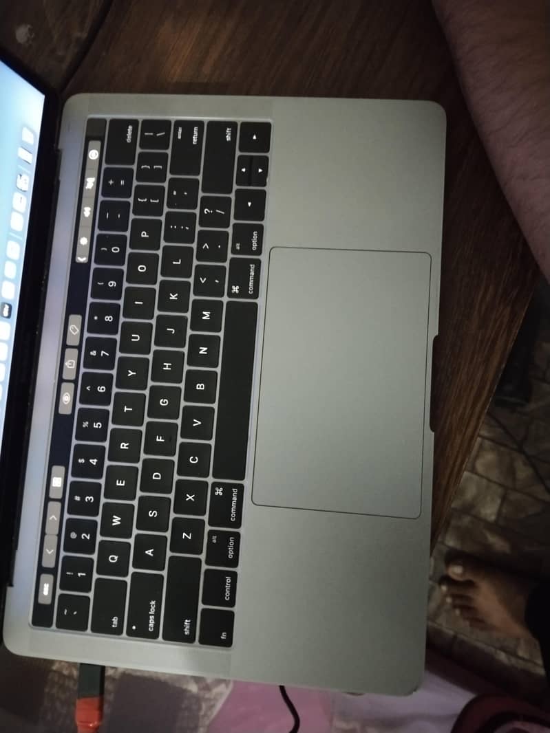 Macbook Pro 2017 touch bar keypad 1