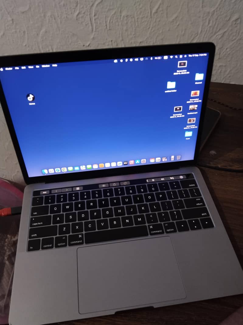 Macbook Pro 2017 touch bar keypad 3