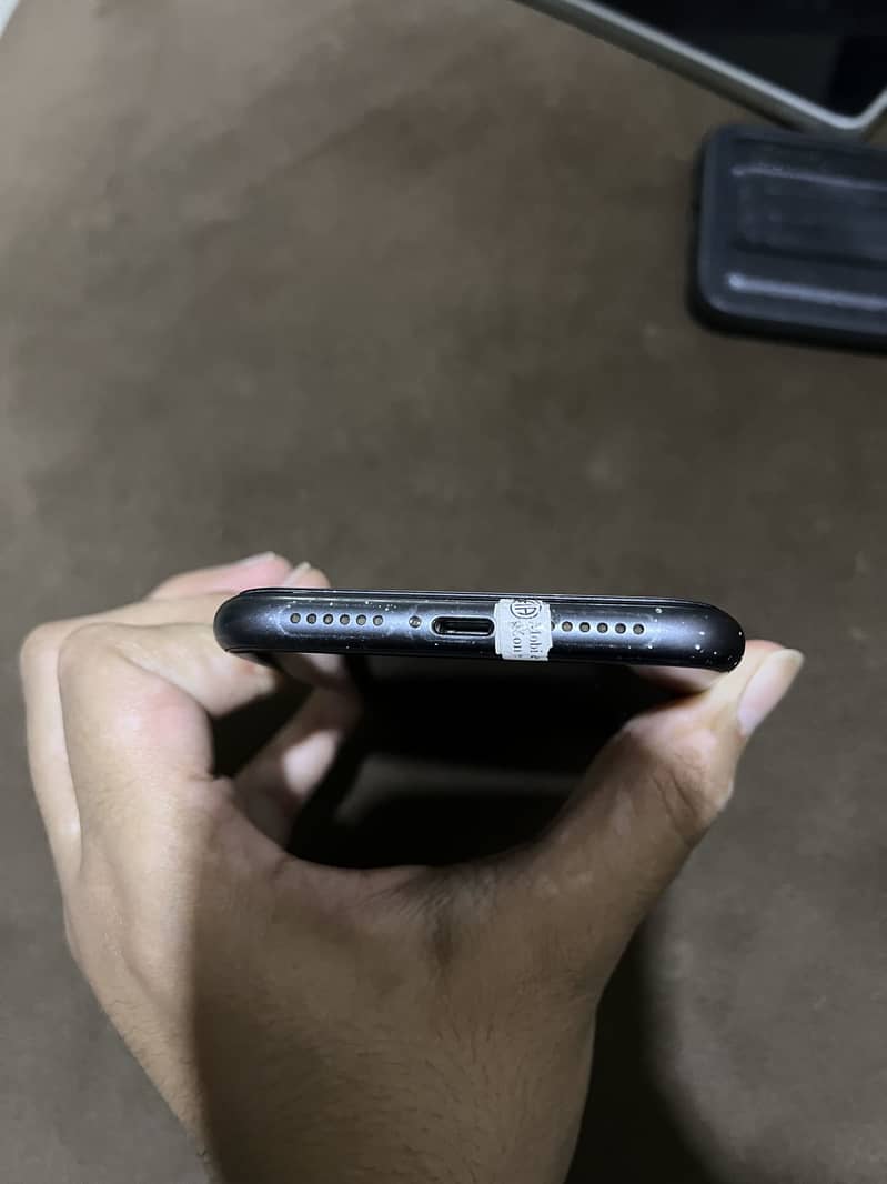 IPHONE 11 (JV) 1