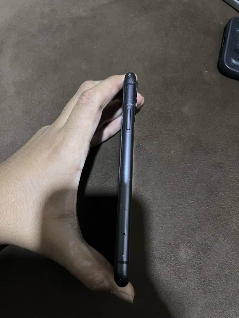 IPHONE 11 (JV) 3