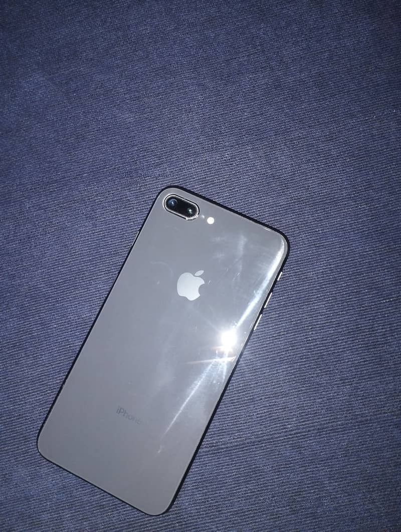 Apple iPhone 8 Plus 9