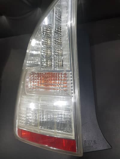 Toyota Prius jeniuin Tail light pair For Sale