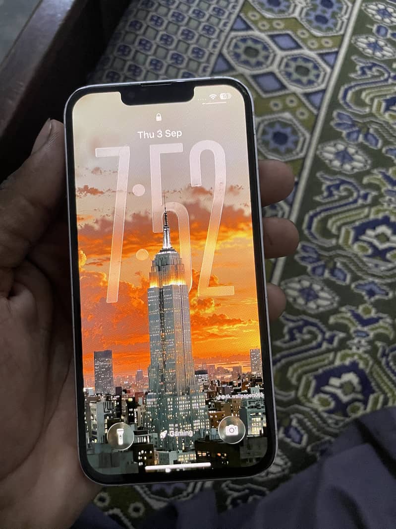 Apple iPhone 13 2