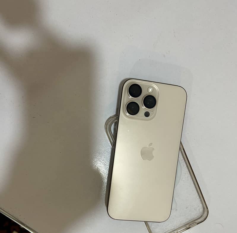 Apple iPhone 16 Pro Max 3