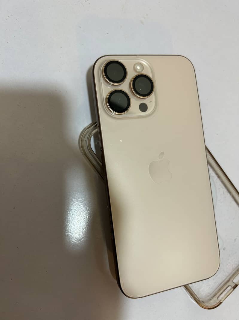 Apple iPhone 16 Pro Max 4