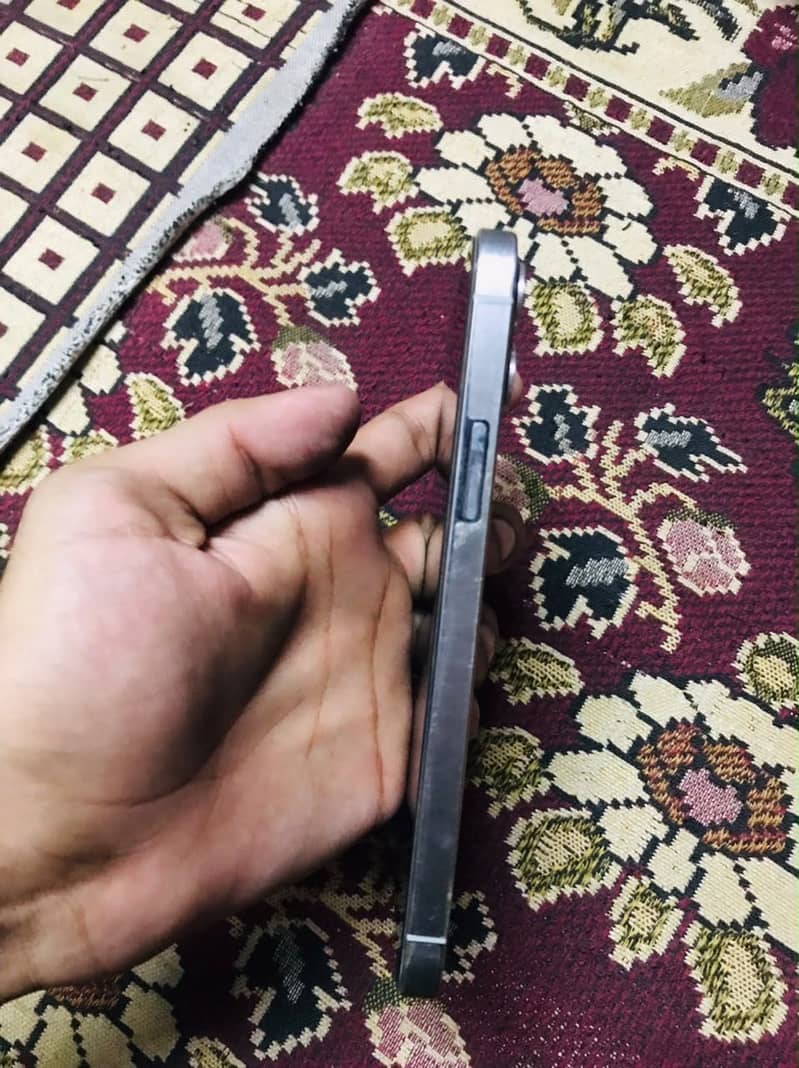 Apple iPhone 12 Pro 1