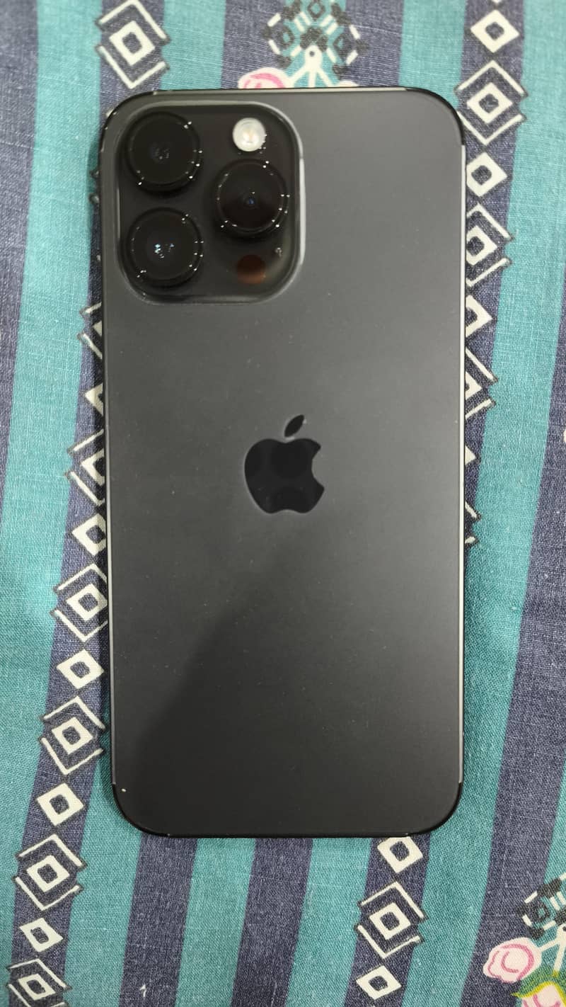Apple iPhone 14 Pro Max 1