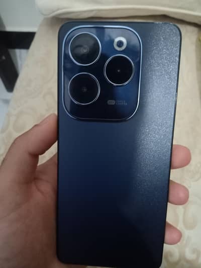 Infinix Hot 40