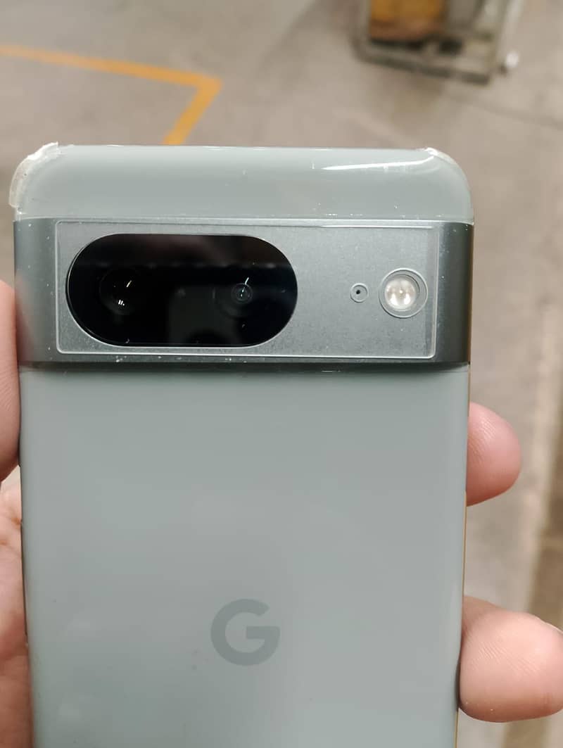 Google Pixel 8 4