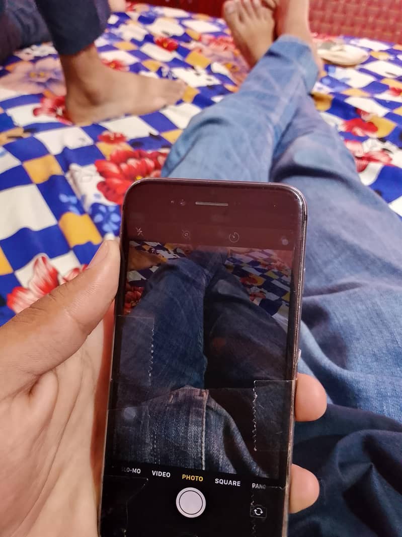Apple iPhone 8 3