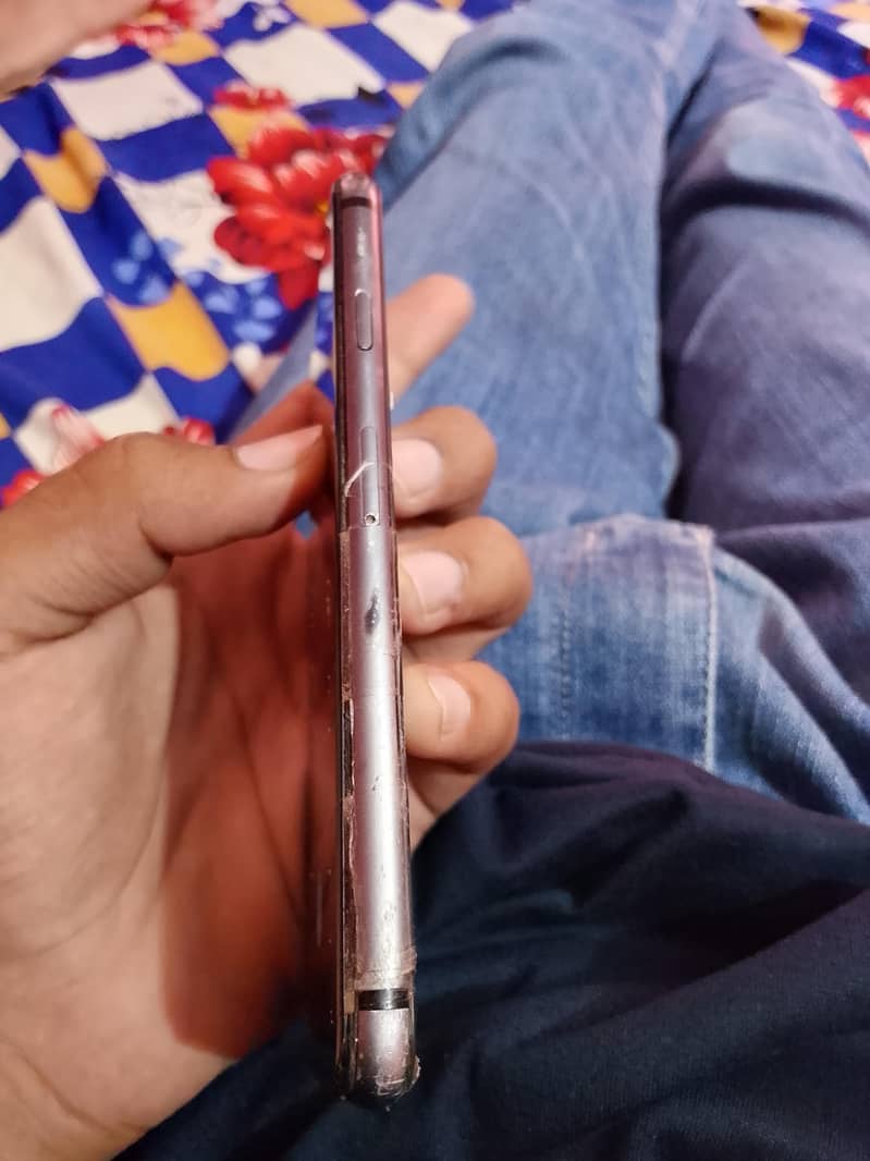 Apple iPhone 8 5
