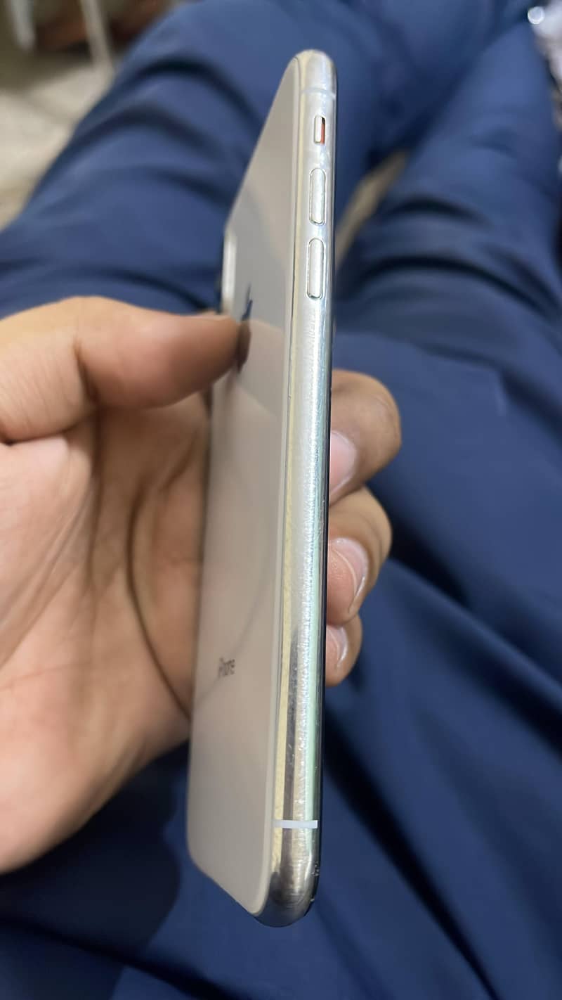 Apple iPhone X 3