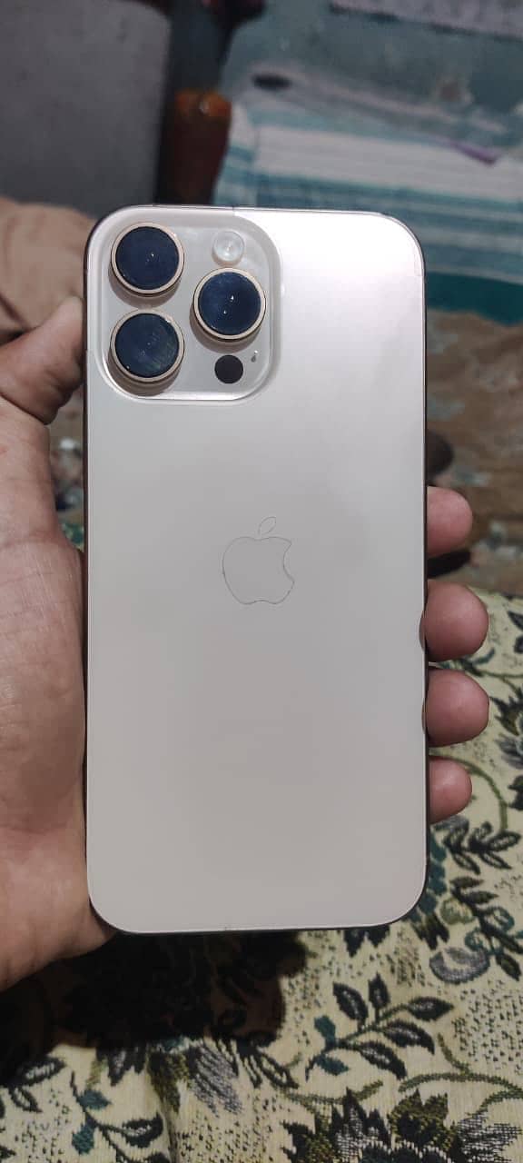 Apple iPhone 16 Pro Max 0