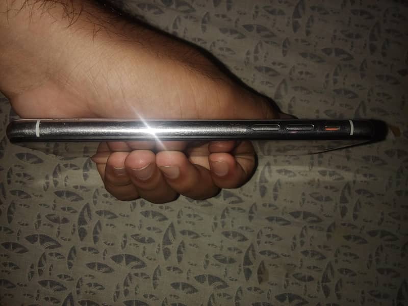 Apple iPhone X 3