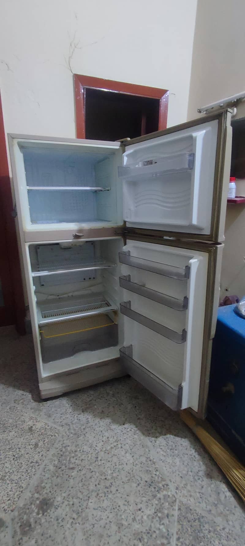 Dawlance Frige 4