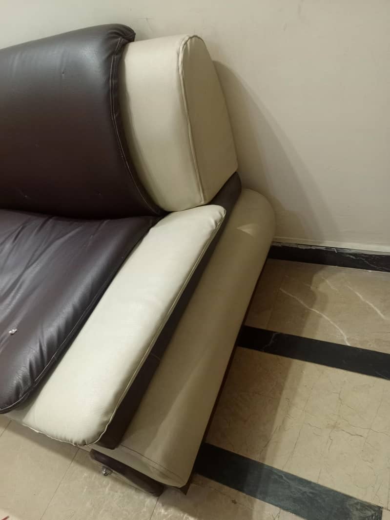 7-Seater Leatherette Sofa Set – Solid Condition 3