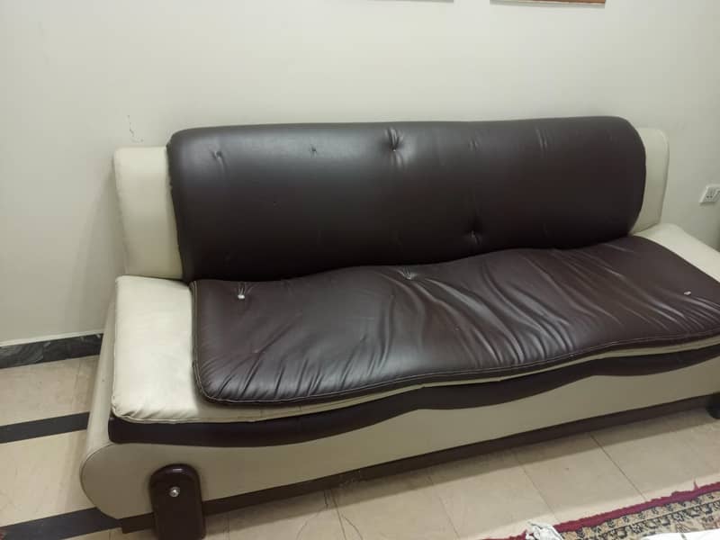 7-Seater Leatherette Sofa Set – Solid Condition 5
