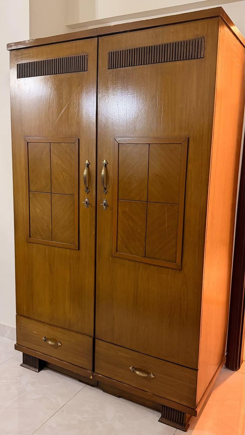 wardrobe 0