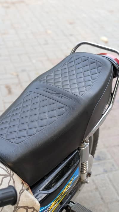 Honda 125 Seat