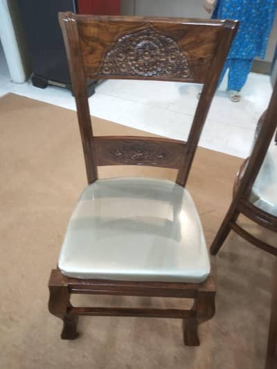 Dinning glass top with 6 chairs new