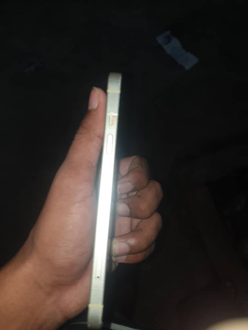 Apple iPhone 15 5