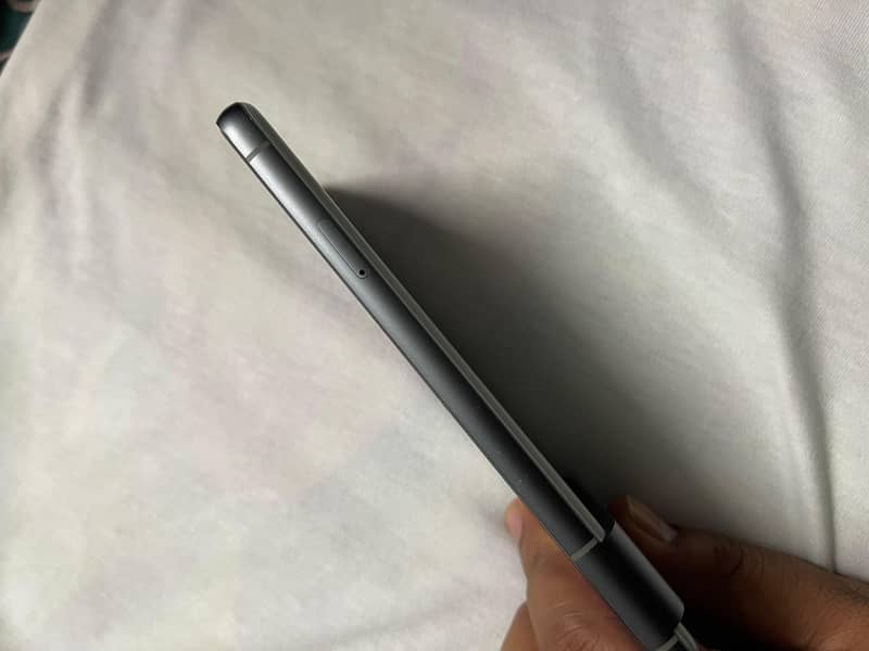 Google Pixel 8 4