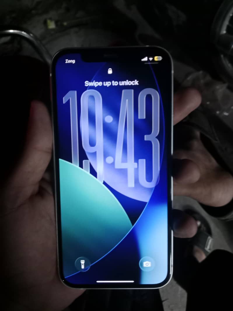 Apple iPhone 12 1