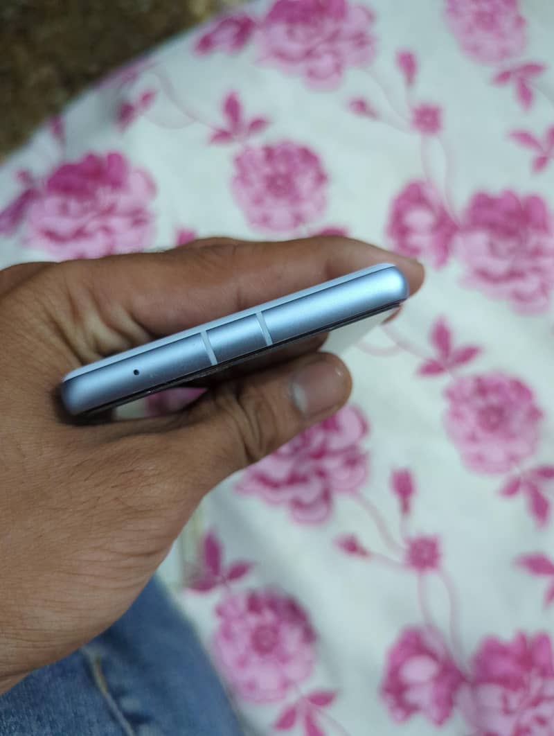 Google Pixel 7a 4