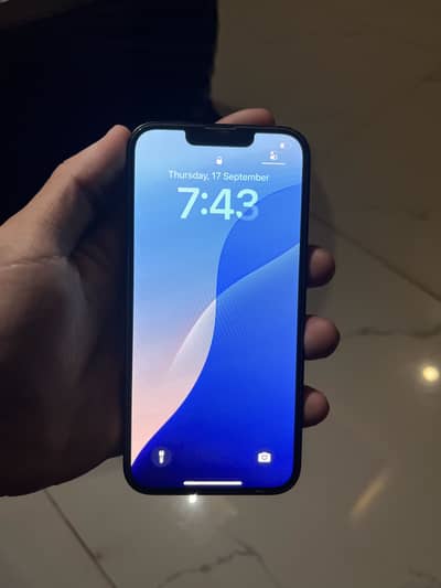Apple iPhone 13