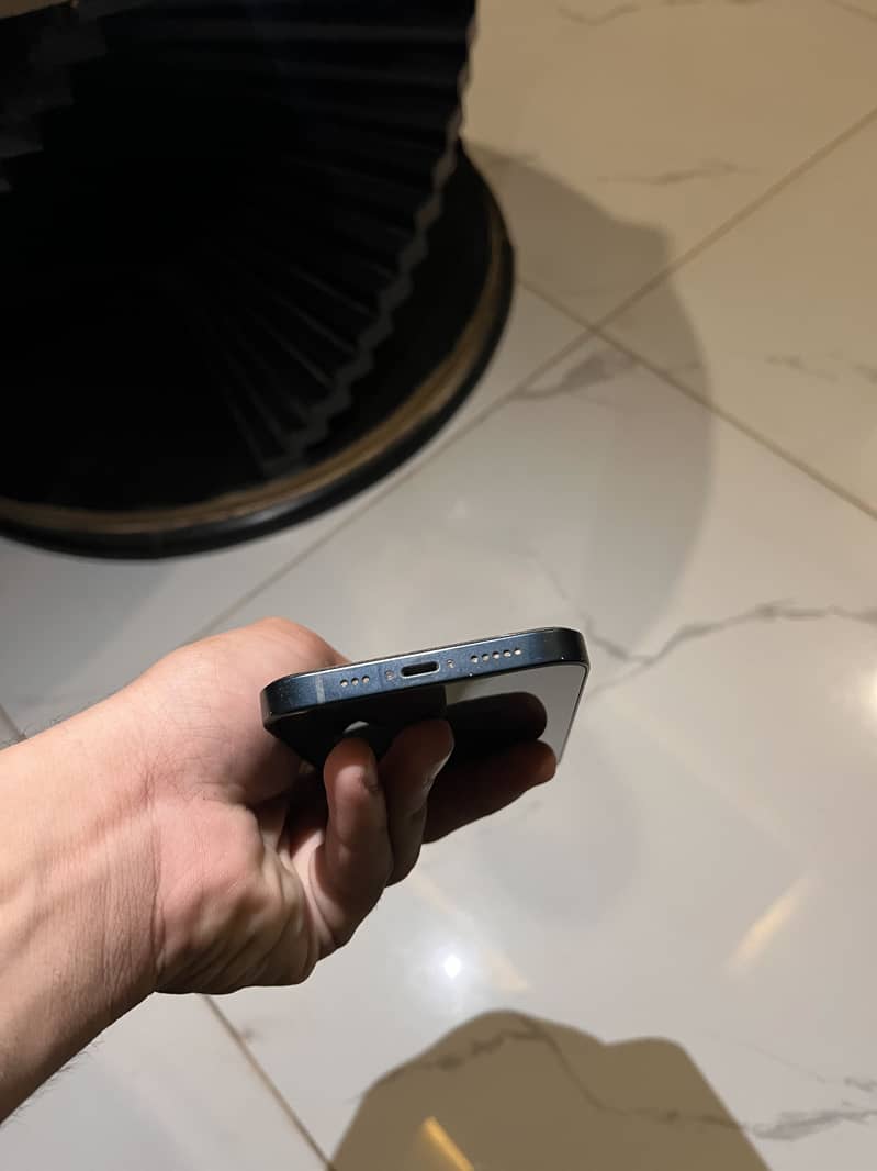 Apple iPhone 13 4