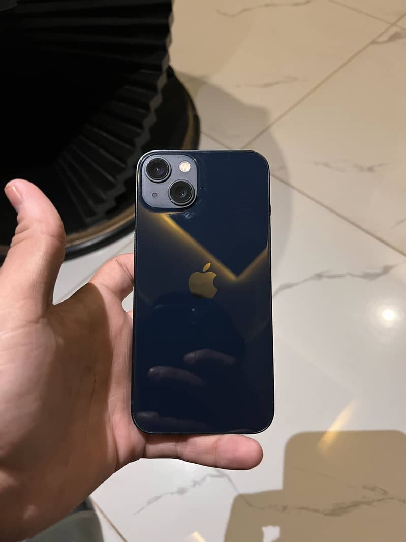 Apple iPhone 13 5