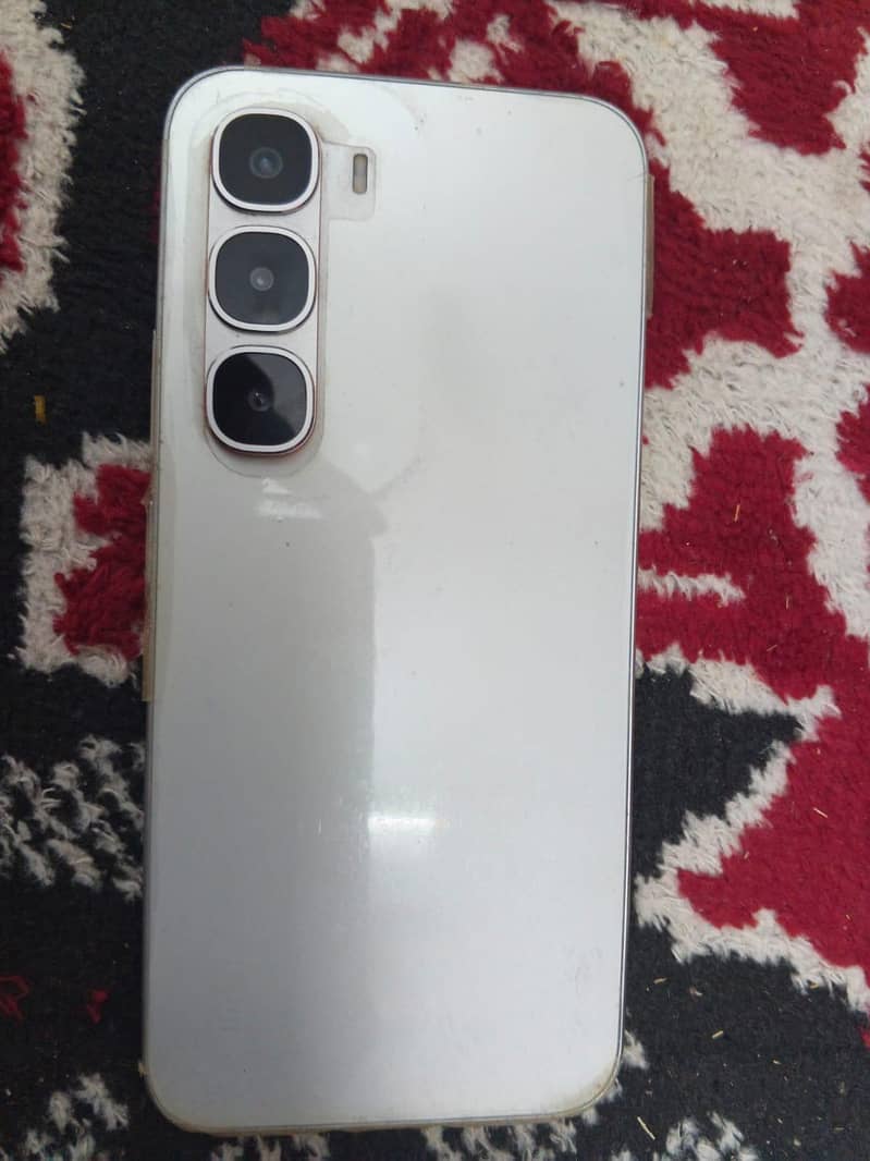 Infinix Hot 60 Pro 7