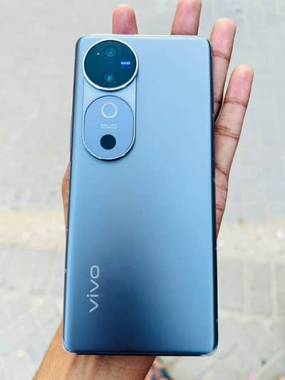 Vivo V40