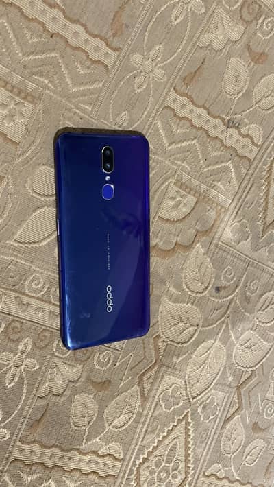 OPPO F11 in good condition 8 gb ram 256 rom available on urgent sale