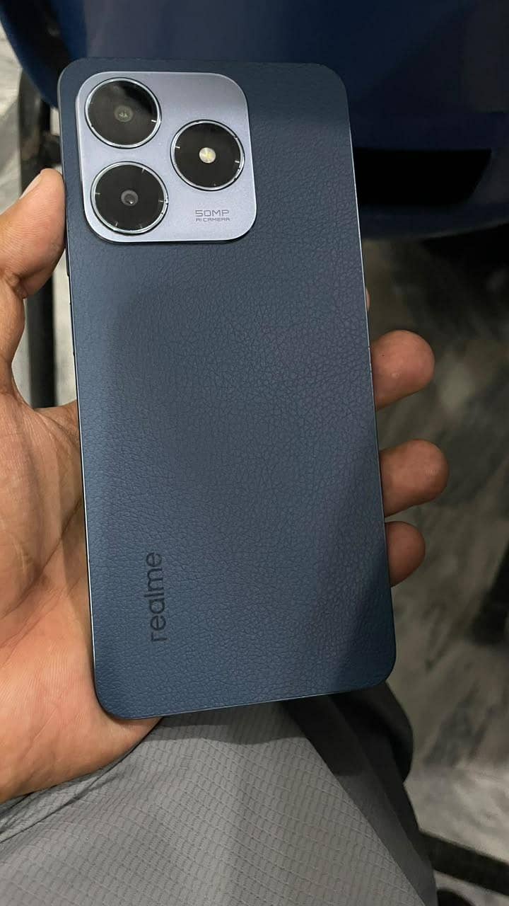 Realme C63 0